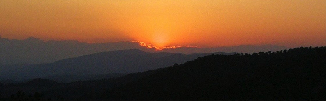 campeggio e trascorrere la notte in montagna