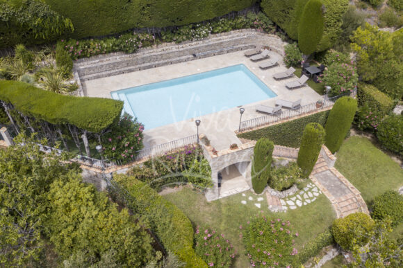 Vue drone piscine