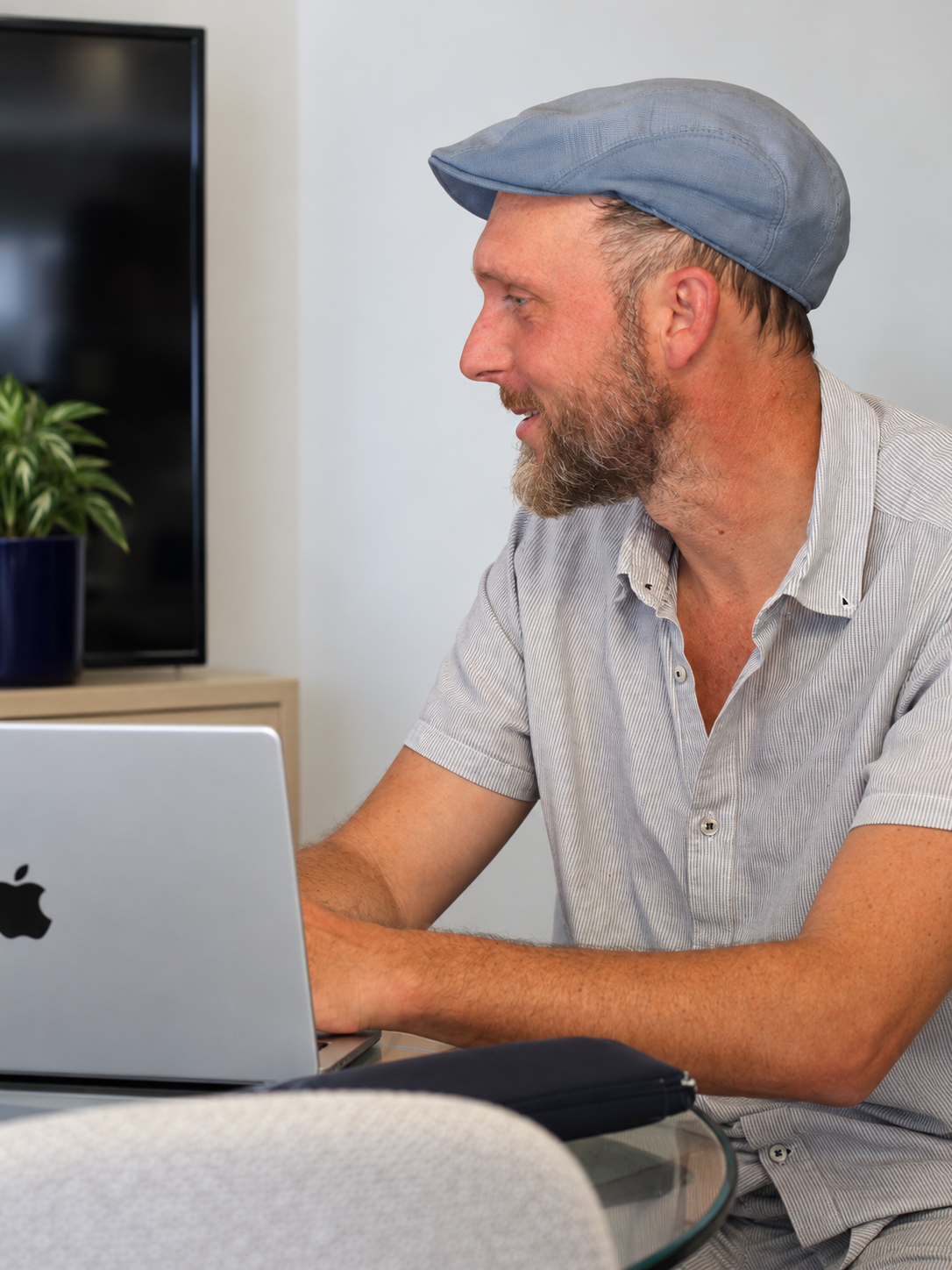 Gérant de Viva Riviera au bureau à Cannes